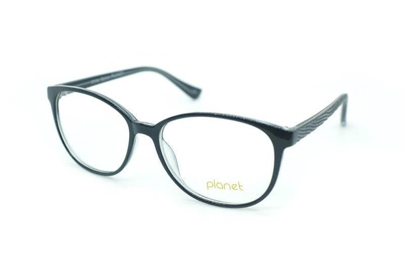 Black stylish eyeglasses with the 'Planet' logo, perfect for fashion and vision needs.